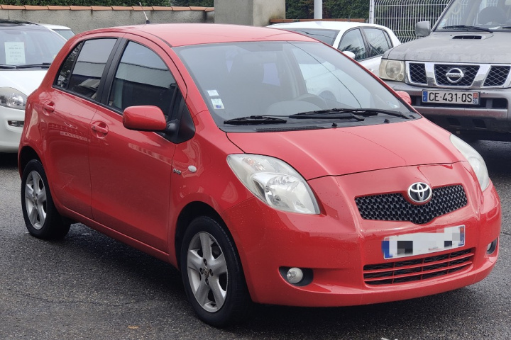 TOYOTA YARIS II