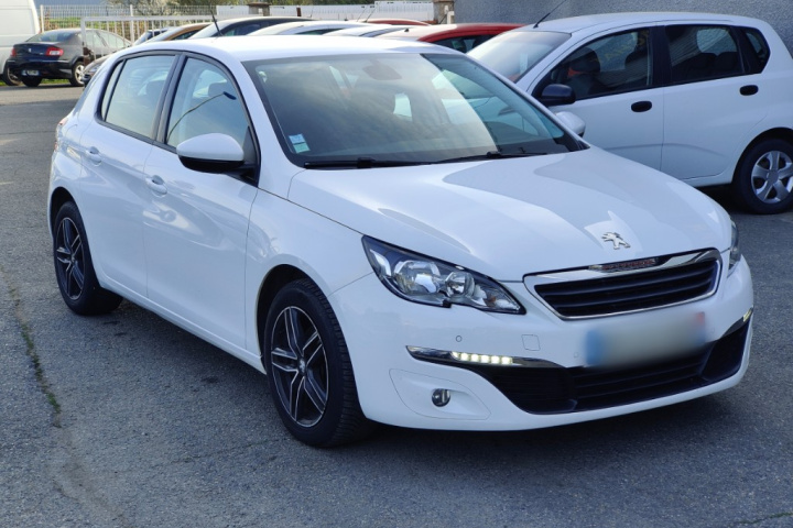 PEUGEOT 308